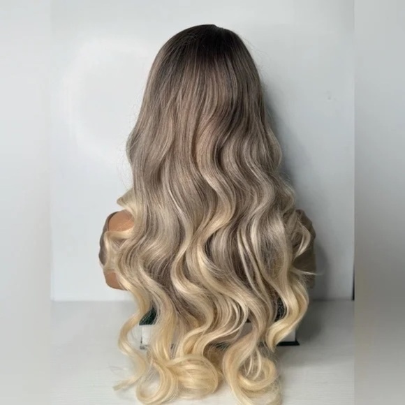 ASHY BALAYAGE blonde Wig wit bangs - Picture 8 of 10